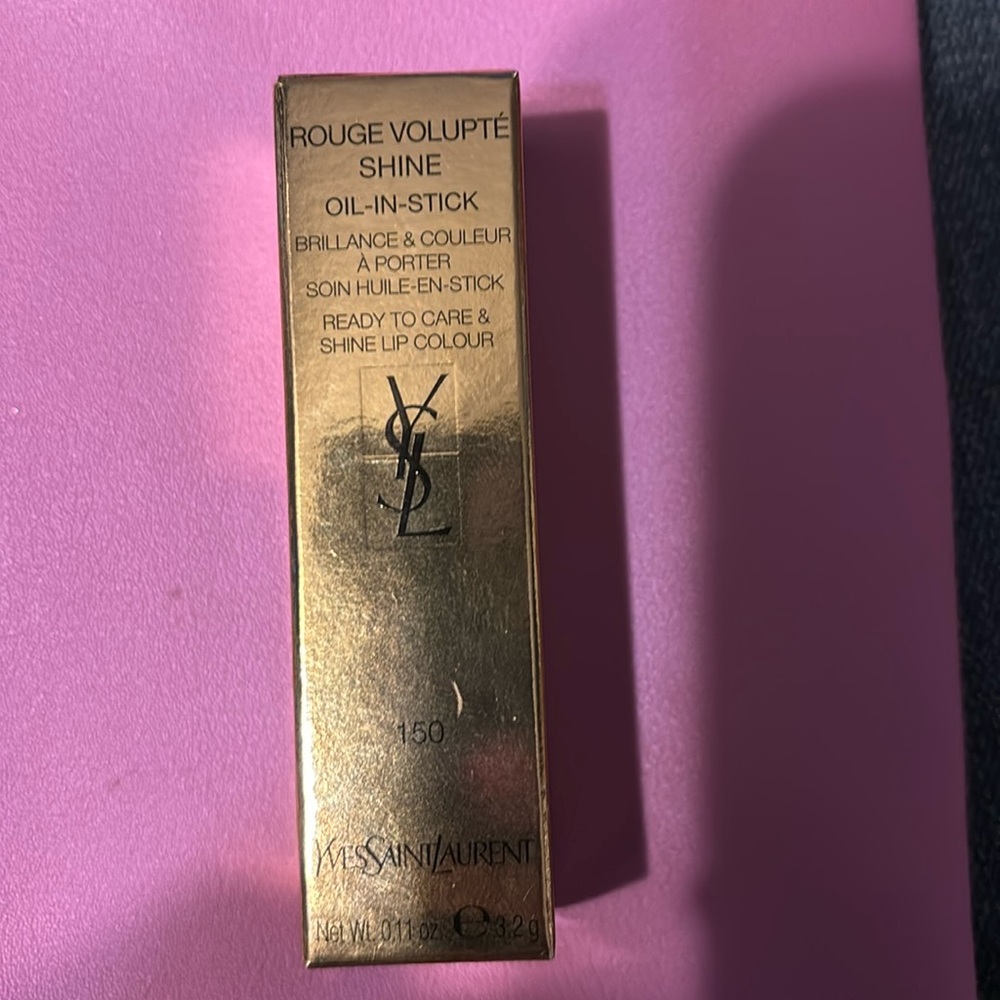 YSL ROUGE VOLUPTÉ
SHINE
OIL-IN-STICK in Nude Lingerie size 3.2 grams